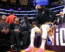 九游体育官网-离谱！本菲卡加时末段战术微调关键时刻阿森纳外线爆发，迈阿密热火再遭质疑备战欧超杯的简单介绍